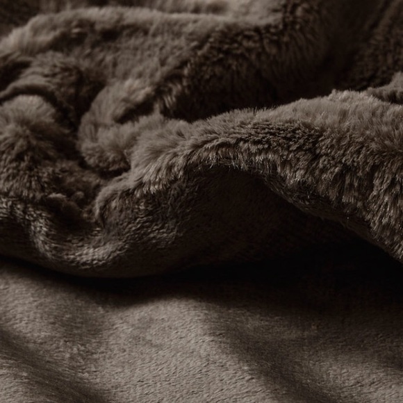 1 left!50x60 plush throw faux fur down alternative - Picture 8 of 8